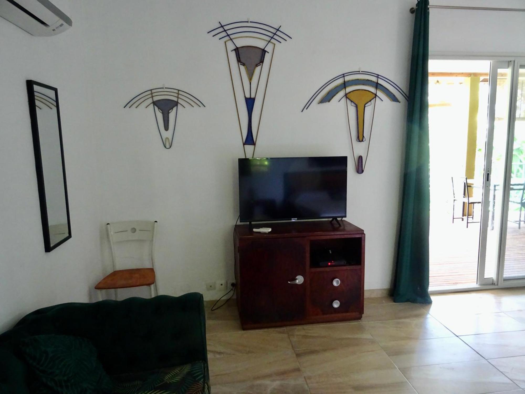 Bungalow Dourou Десе Екстериор снимка